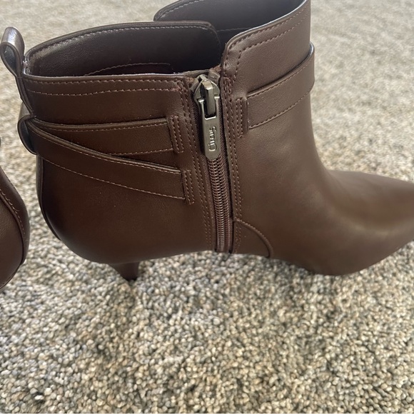 Circus by Sam Edelman brown leather booties - Picture 4 of 6